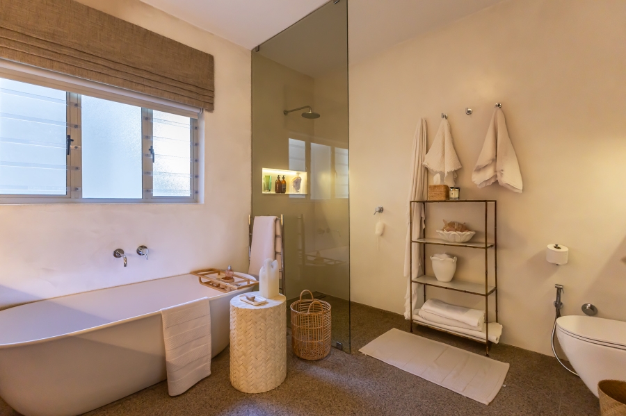 1 Bedroom Property for Sale in Sea Point Western Cape